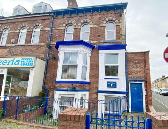 1 bed property, in Quay Road, £70,000