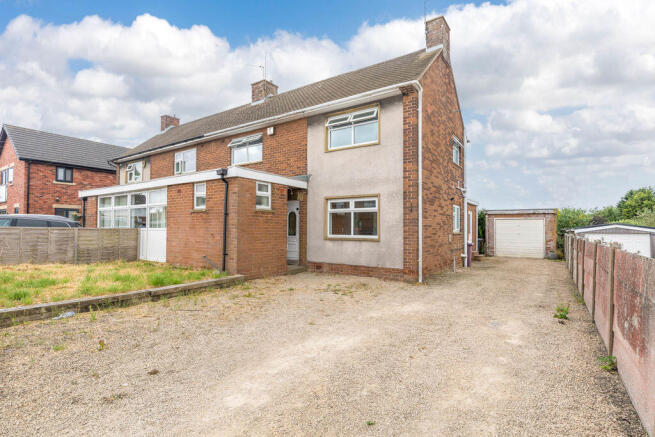 3 bed property, in Windmill Rise, £210,000