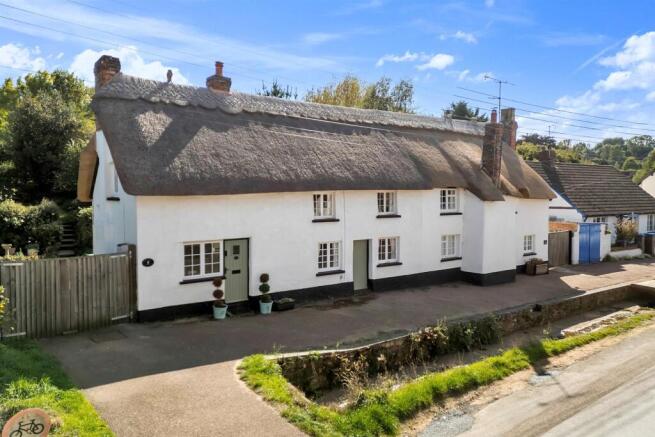 3 bed property, in Ottery Street, £547,500