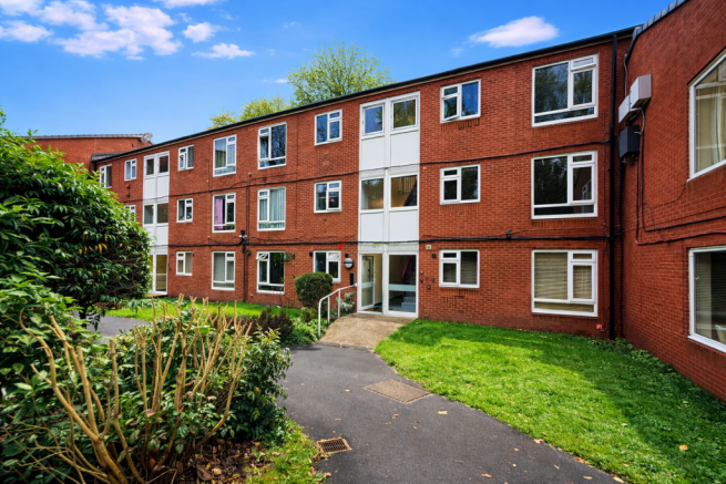 2 bed property, in Apartment 45, £78,000