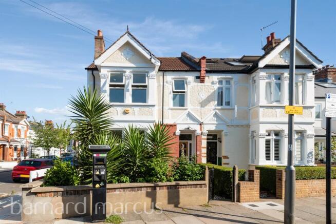 5 bed property, in Culmstock Road, £1,500,000