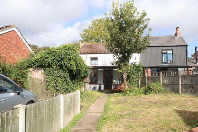 3 bed property, in Greenhill Road, £159,950
