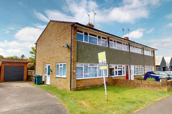 2 bed property, in Glover Road, £256,000