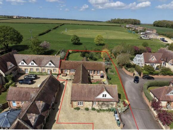 4 bed property, in Well Court, £1,250,000