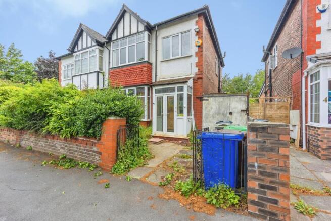 3 bed property, in Derwent Avenue, £325,000