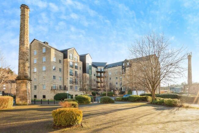 1 bed property, in Apartment 79 Ellis Court, £35,000