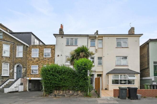 1 bed property, in Eastdown Park, £190,000