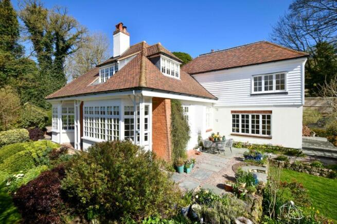 4 bed property, in Charing Hill, £1,150,000