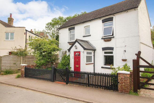 3 bed property, in Keeley Lane, £430,000