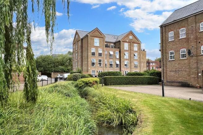 2 bed property, in Coaters Lane, £225,000