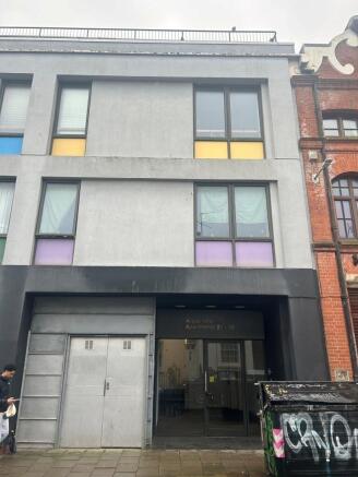 1 bed property, in Robert Street, £200,000