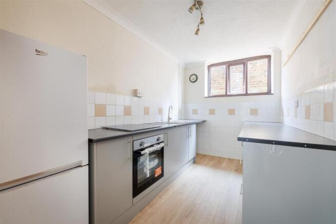2 bed property, in Quay Street, £140,000