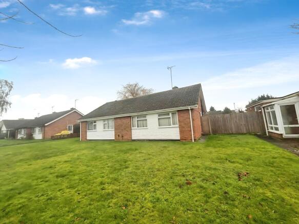 2 bed property, in Enfield Gardens, £225,400