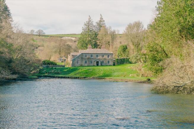 9 bed property, in St. Veep, £3,750,000