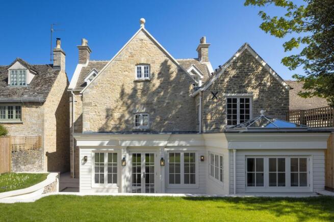4 bed property, in Priory Lane, £2,295,000