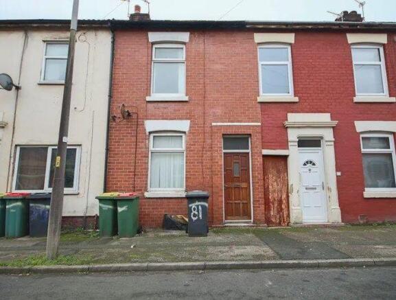 2 bed property, in Ashton-On-Ribble, £85,000