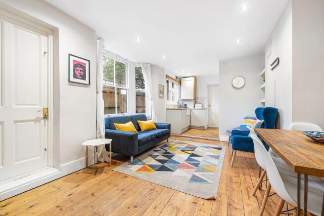 2 bed property, in Brixton Hill SW2, £499,999
