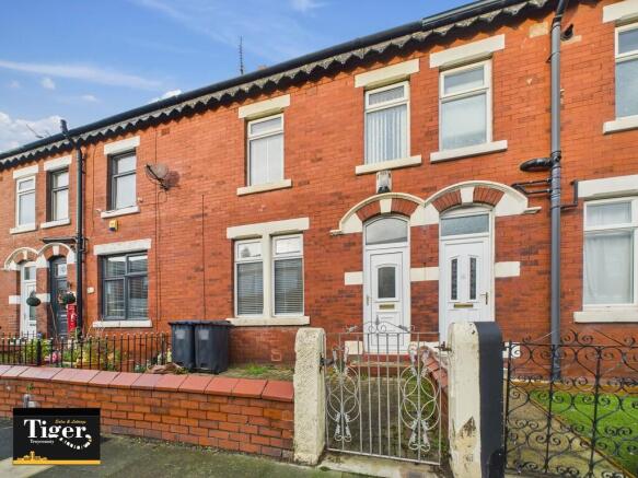 2 bed property, in Johnson Road, £105,000