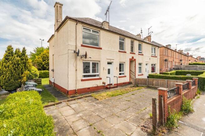 2 bed property, in 36 Stenhouse Avenue, £175,000
