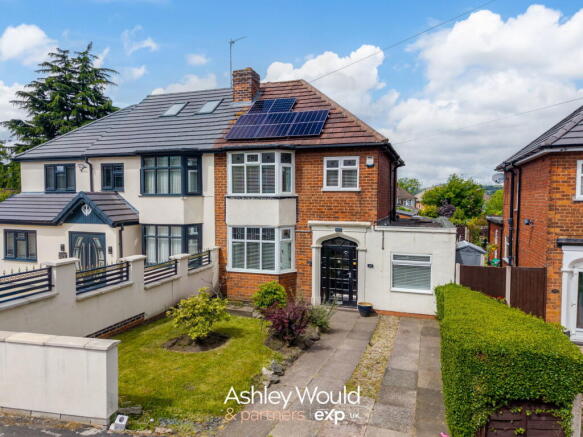 3 bed property, in Farm Road, £230,000