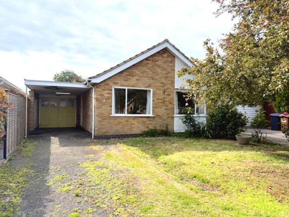 4 bed property, in Kirfield Drive, £250,000