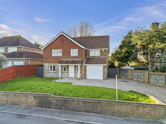 4 bed property, in Park Lane, £800,000