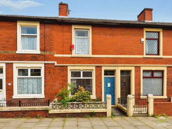 2 bed property, in Whinfield Street, £110,000