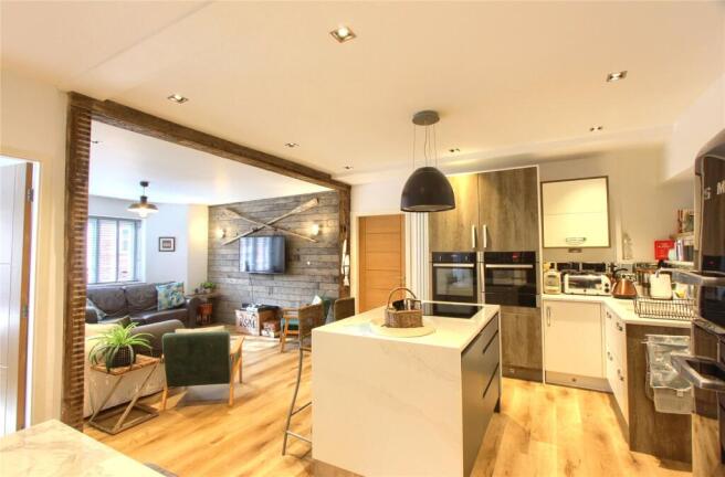 4 bed property, in Little Park House, £450,000