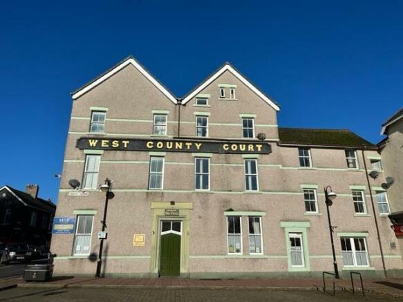 3 bed property, in Market Square, £250,000