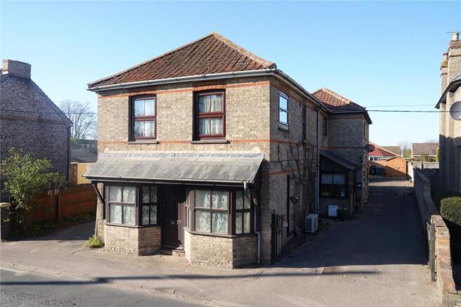 4 bed property, in Kingsway, £450,000