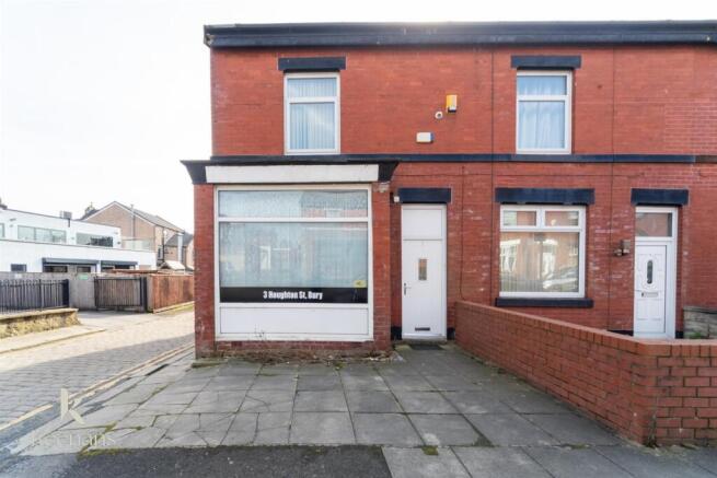 2 bed property, in Houghton Street, £175,000