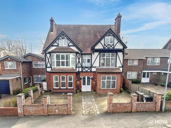 9 bed property, in Lansdowne House, £850,000