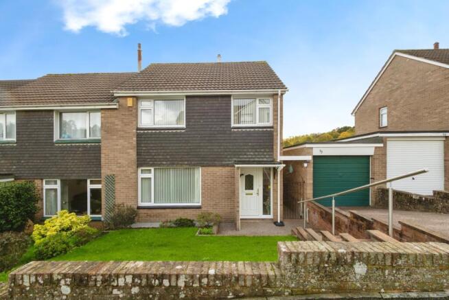 3 bed property, in Gloucester Road, £290,000