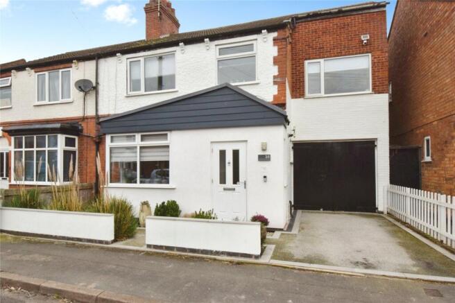 4 bed property, in Brighton Avenue, £365,000