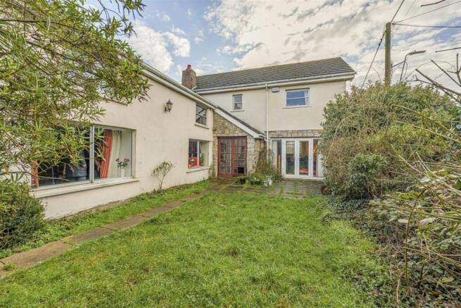 4 bed property, in Cowbridge Road, £419,950