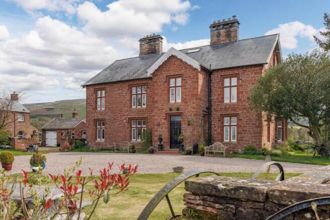 14 bed property, in Ravenstone Manor, £2,850,000