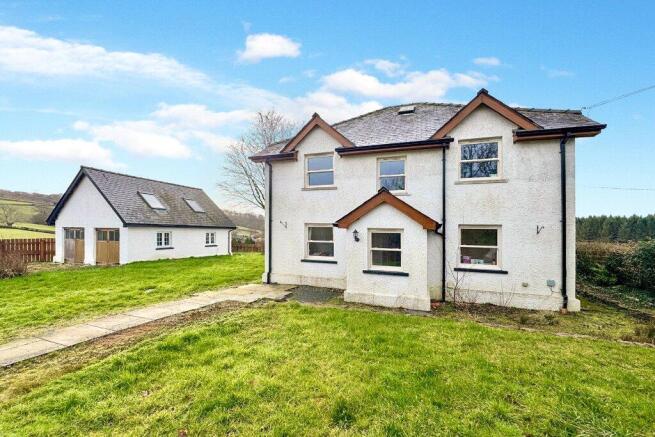 4 bed property, in Llanelwedd, £400,000