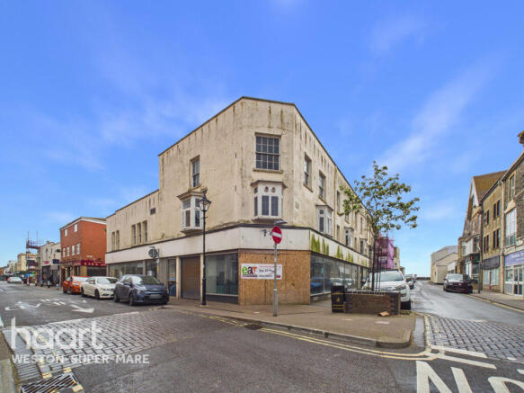 8 bed property, in Regent Street, £675,000