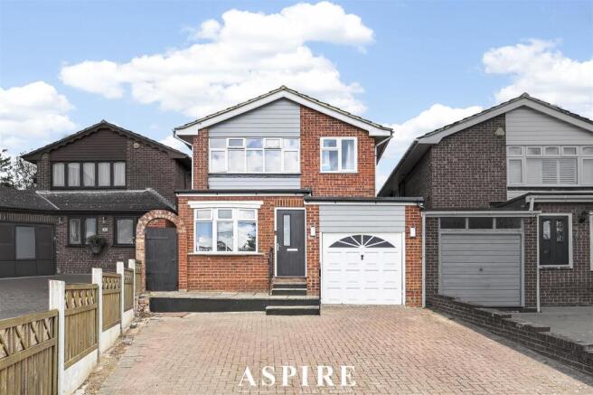 4 bed property, in Downer Road North, £500,000
