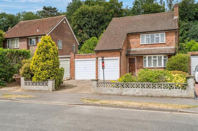 3 bed property, in Nightingale Way, £750,000