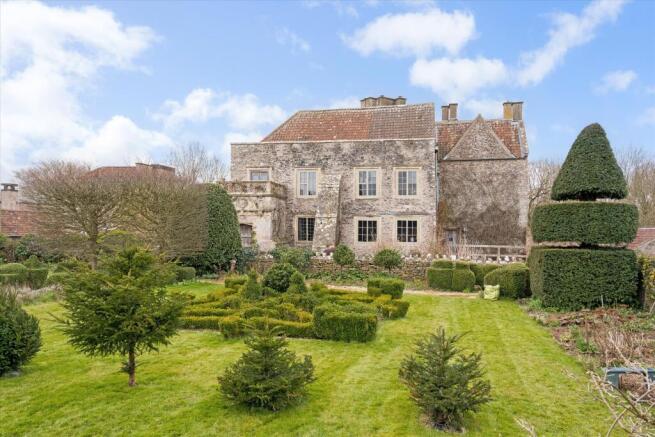 10 bed property, in Chelvey Road, £1,950,000