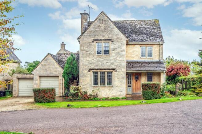 3 bed property, in Kineton, £800,000
