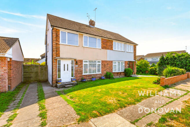 3 bed property, in Woodside Avenue, £355,000