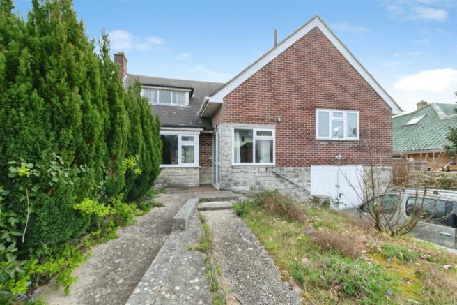 2 bed property, in Copsewood Avenue, £440,000