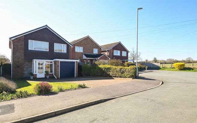 4 bed property, in Lightwood Road, £385,000