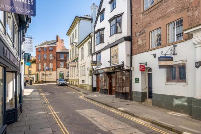 3 bed property, in High Street, £325,000