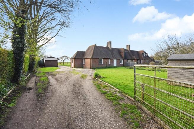 2 bed property, in Norcott Hill, £1,000,000