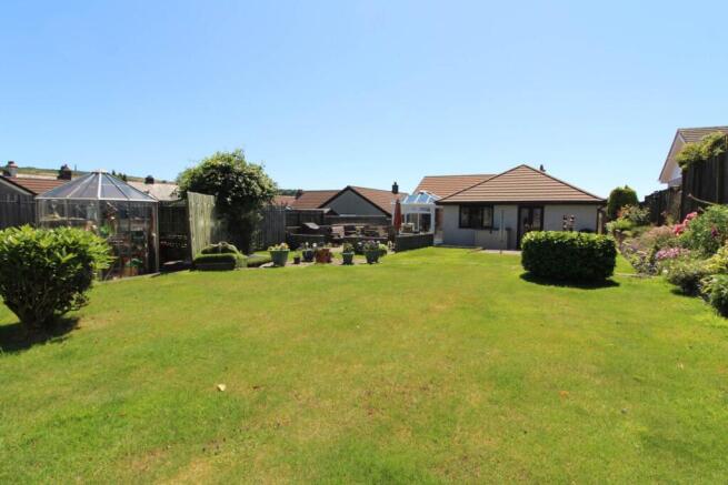 2 bed property, in Parsons Green, £375,000