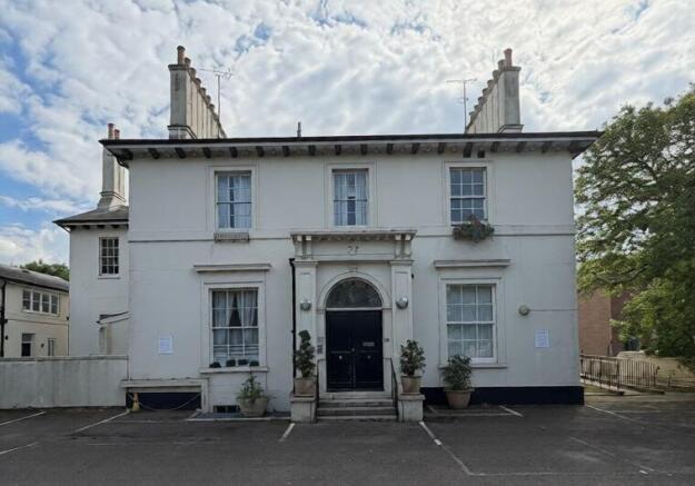1 bed property, in Flat M, £140,000