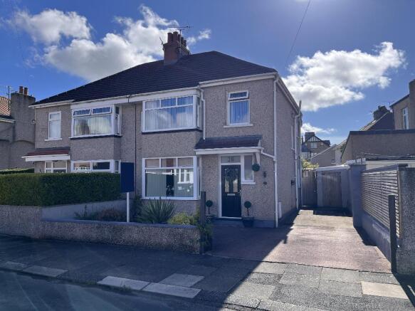 3 bed property, in Morecambe LA4, £265,000